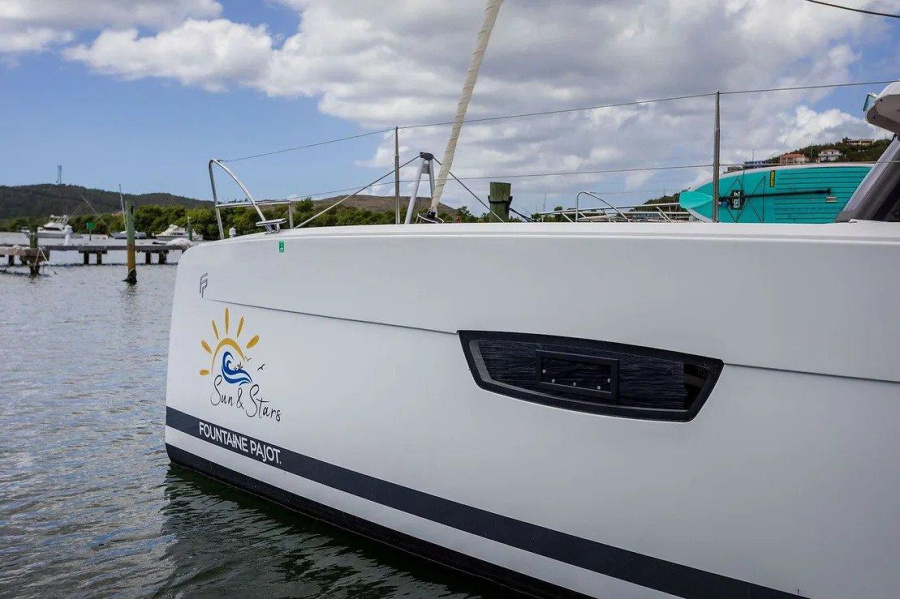 Photo #9 - Saona 47 (SUN AND STARS) in St. Thomas - 52934