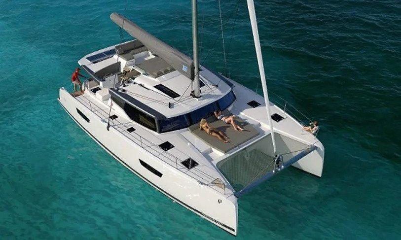 Photo #8 - Saona 47 (SUN AND STARS) in St. Thomas - 52934