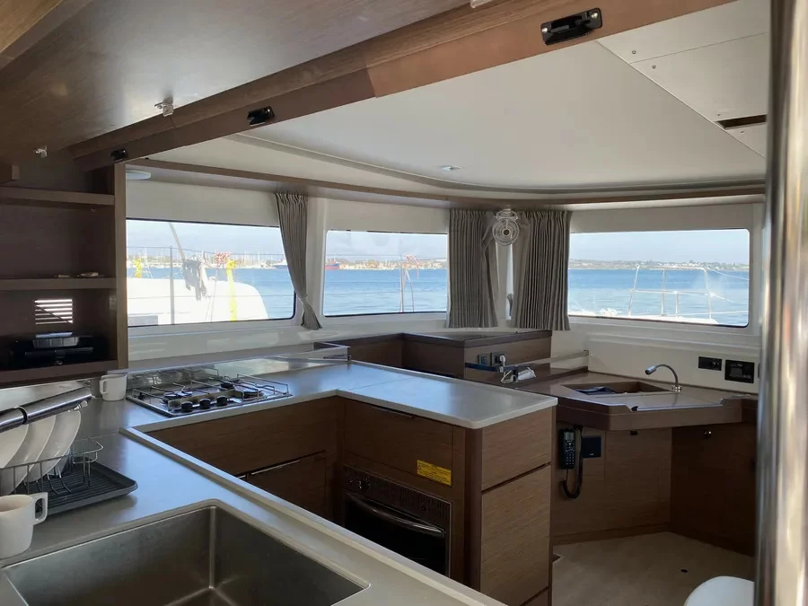 Lagoon 46 (Sundowner)  - 16