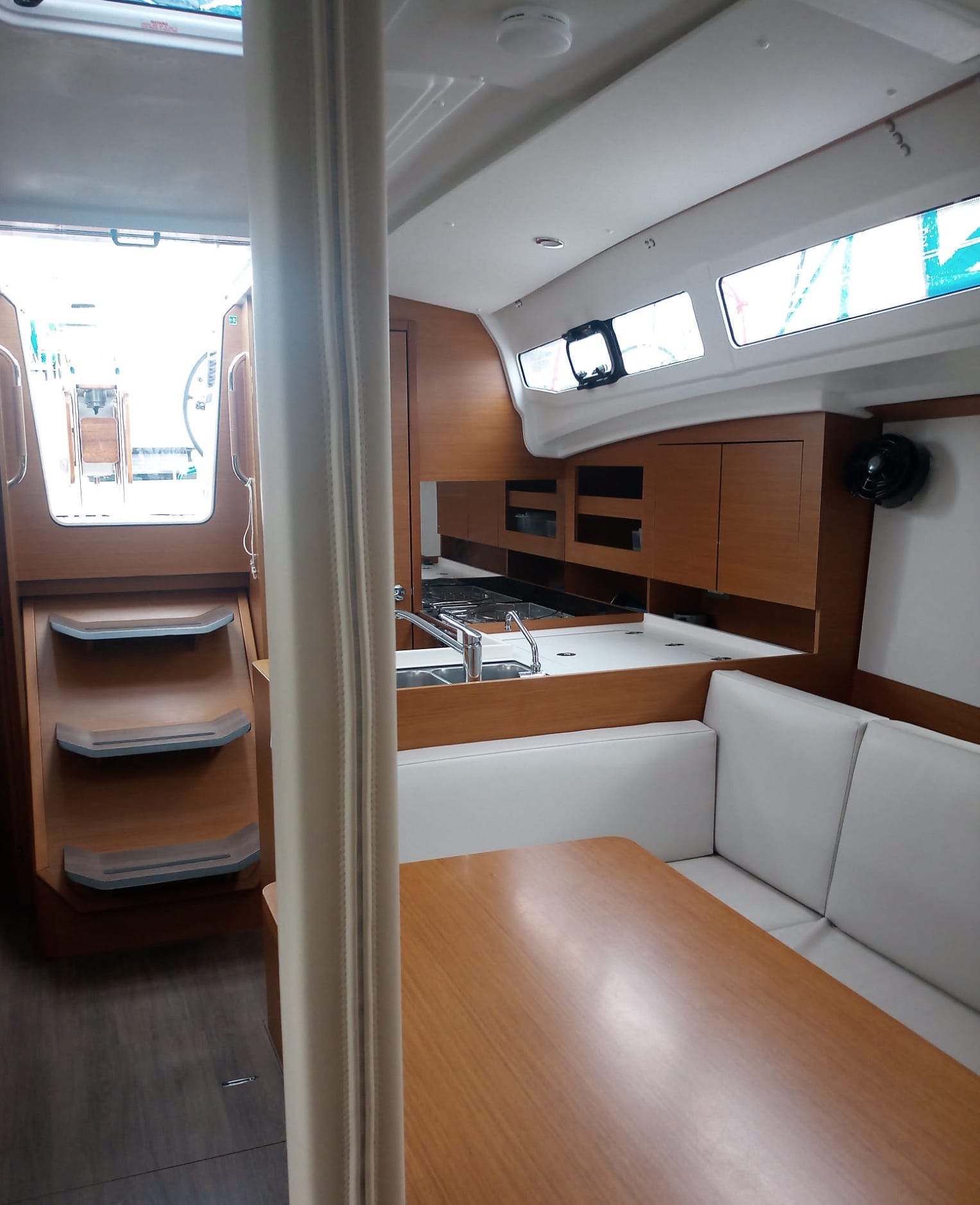 Photo #5 - Sun Odyssey 380 (Diana) in Cannigione - 54309