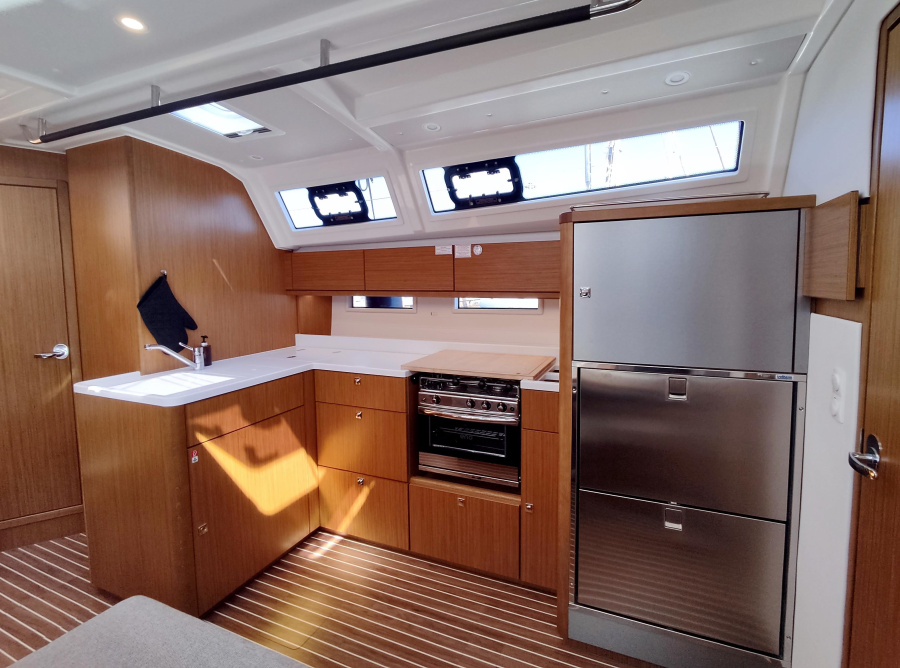 Photo #4 - Bavaria Cruiser 46 Style (Io) in Lavrion - 54401