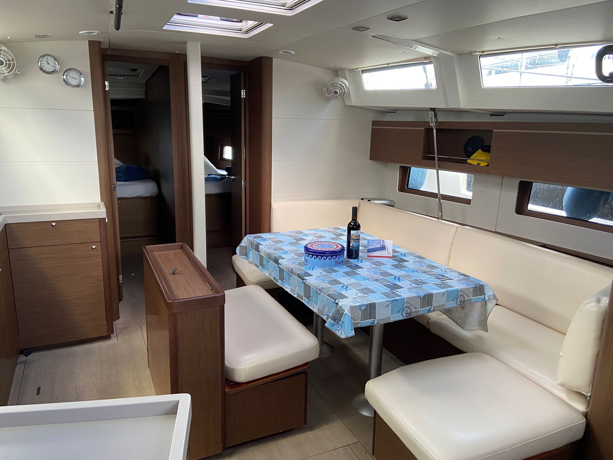 Photo #2 - Oceanis 46.1 (Valvento) in Procida - 54434
