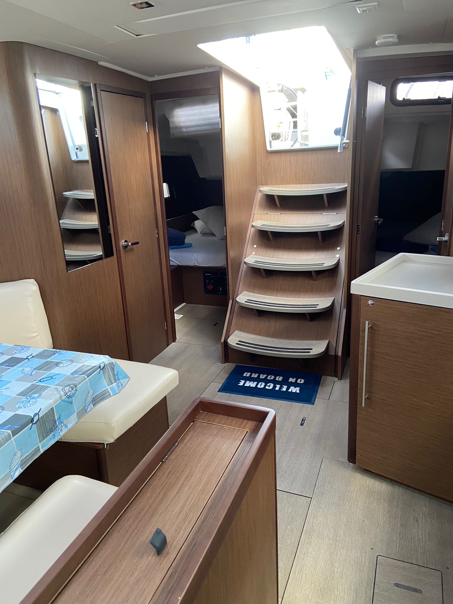 Photo #4 - Oceanis 46.1 (Valvento) in Procida - 54434