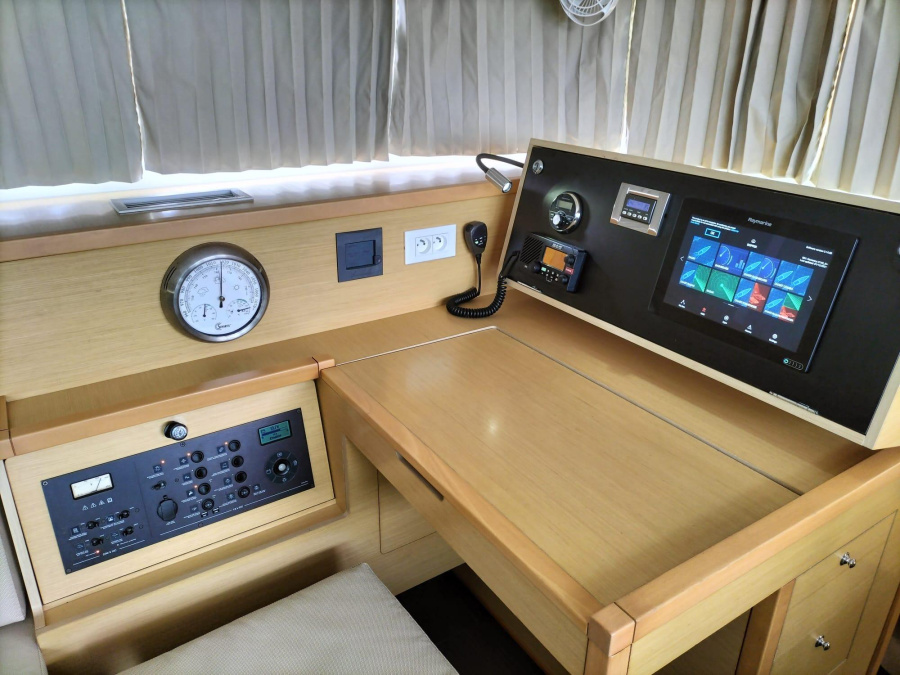 Photo #5 - Lagoon 400S2 (Eos) in Phuket - 54545