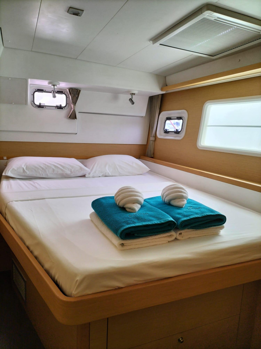 Photo #4 - Lagoon 400S2 (Eos) in Phuket - 54545