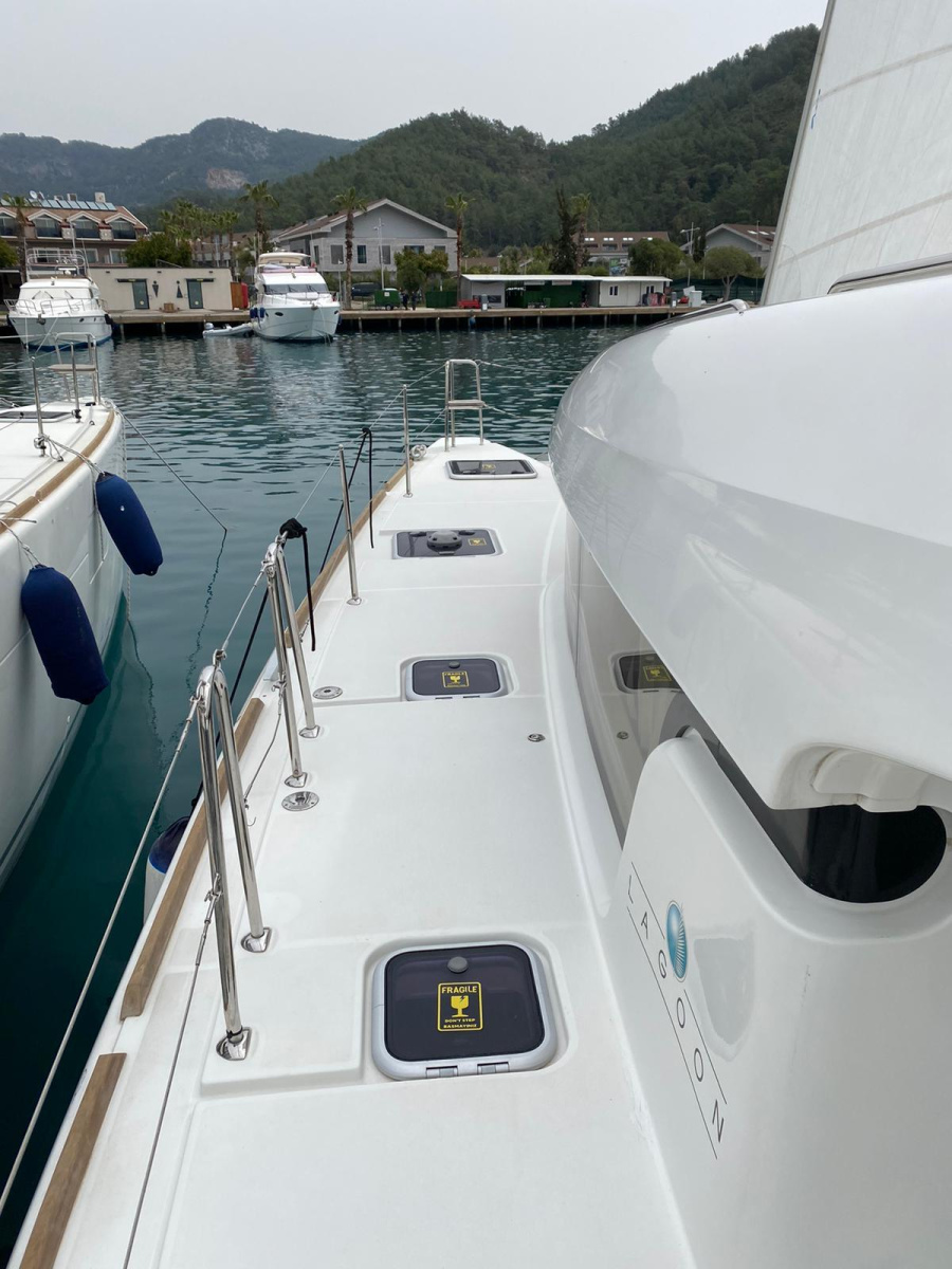 Photo #10 - Lagoon 39 (Pata) in Gocek - 54622