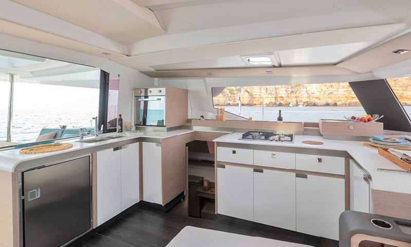 Photo #4 - Fountaine Pajot ELBA 45 (Olympian Athena) in Mykonos - 54627