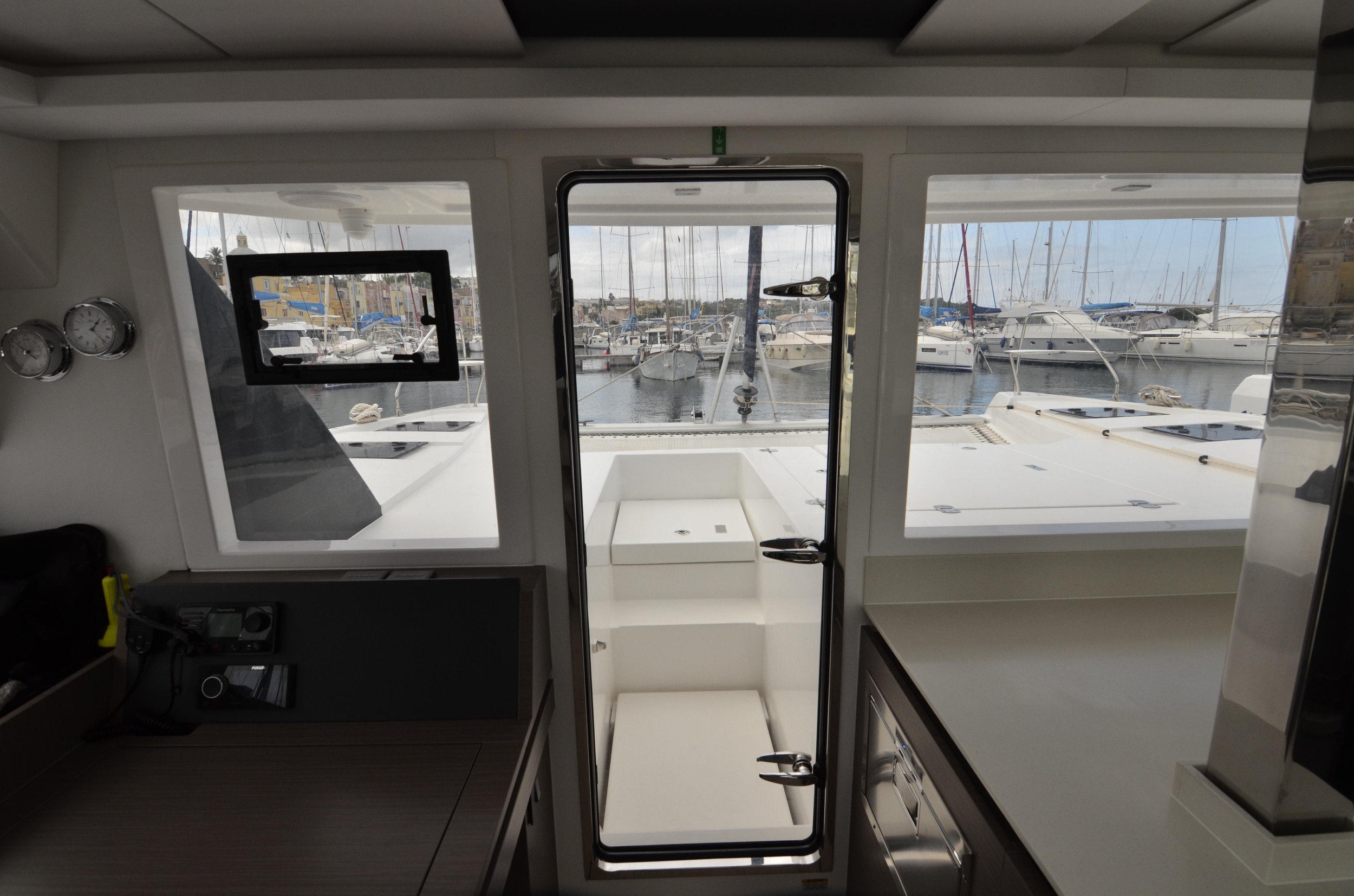 Photo #7 - Leopard 42 (MYG V) in Procida - 54644