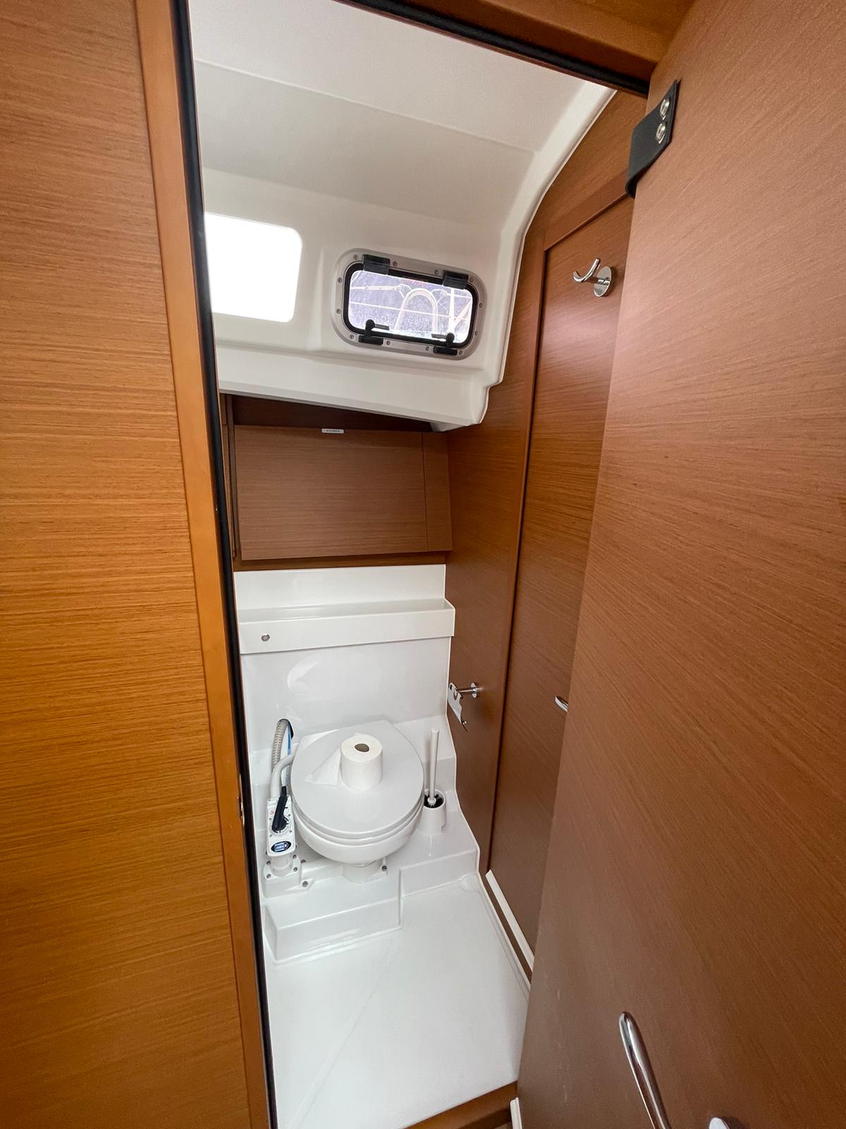 Photo #4 - Sun Odyssey 440 (Alboran Whisky) in Palma - 54706