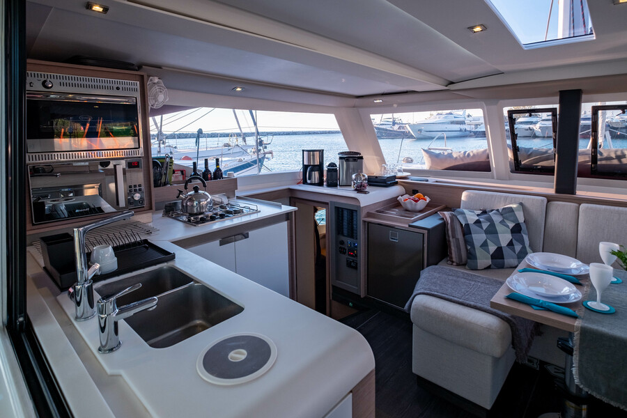 Photo #6 - Fountaine Pajot Isla 40 (Artemis) in Lefkada - 54775
