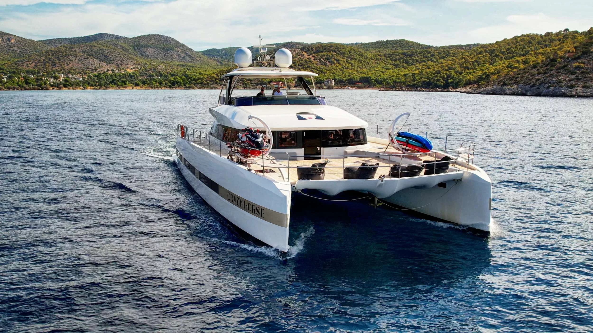 Lagoon 78 power crewed (CRAZY HORSE)  - 0