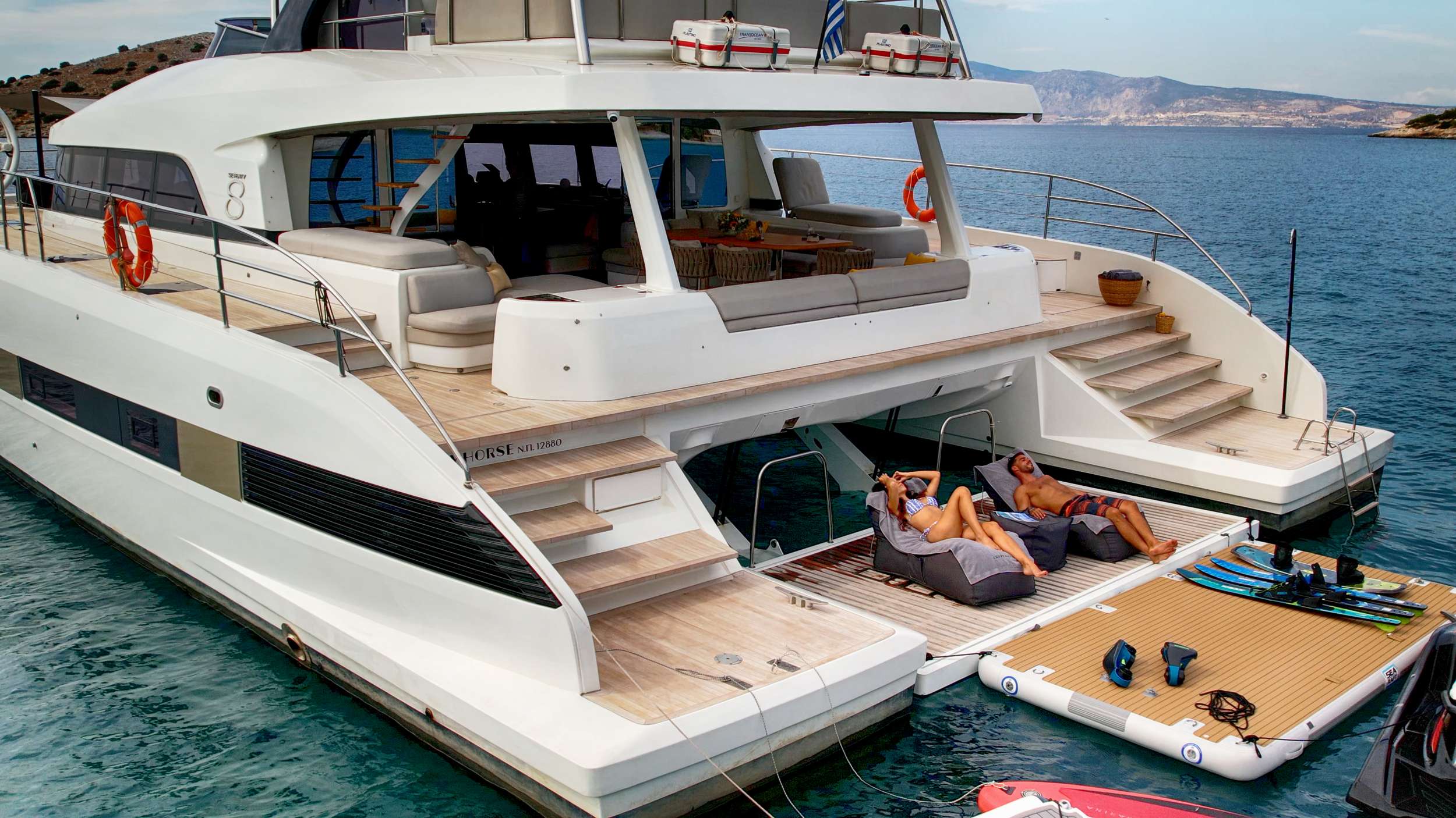 Photo #10 - Lagoon 78 power crewed (CRAZY HORSE) en Athènes - 55033