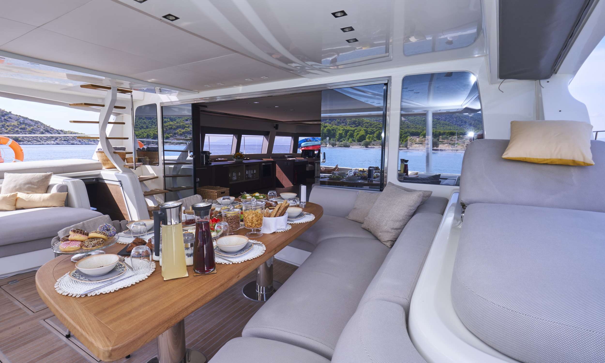 Photo #11 - Lagoon 78 power crewed (CRAZY HORSE) en Athènes - 55033