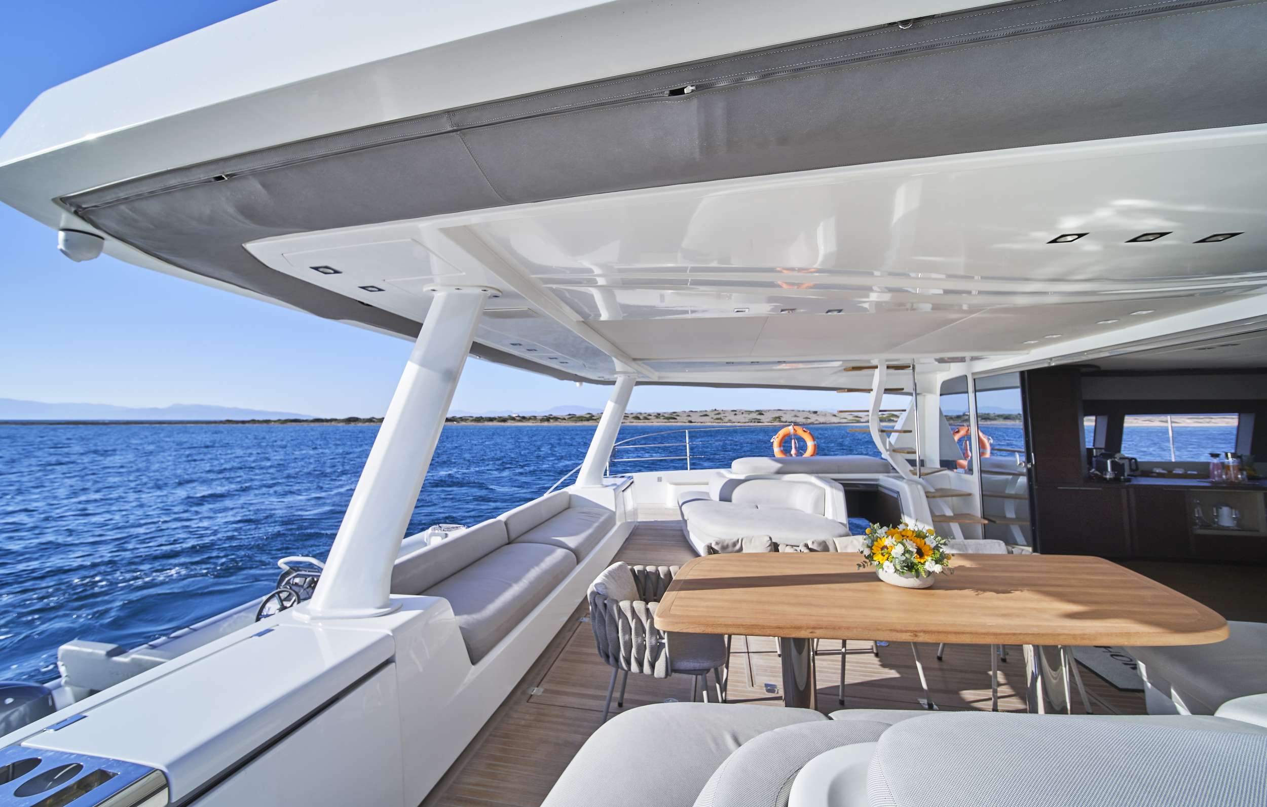 Photo #3 - Lagoon 78 power crewed (CRAZY HORSE) en Athènes - 55033