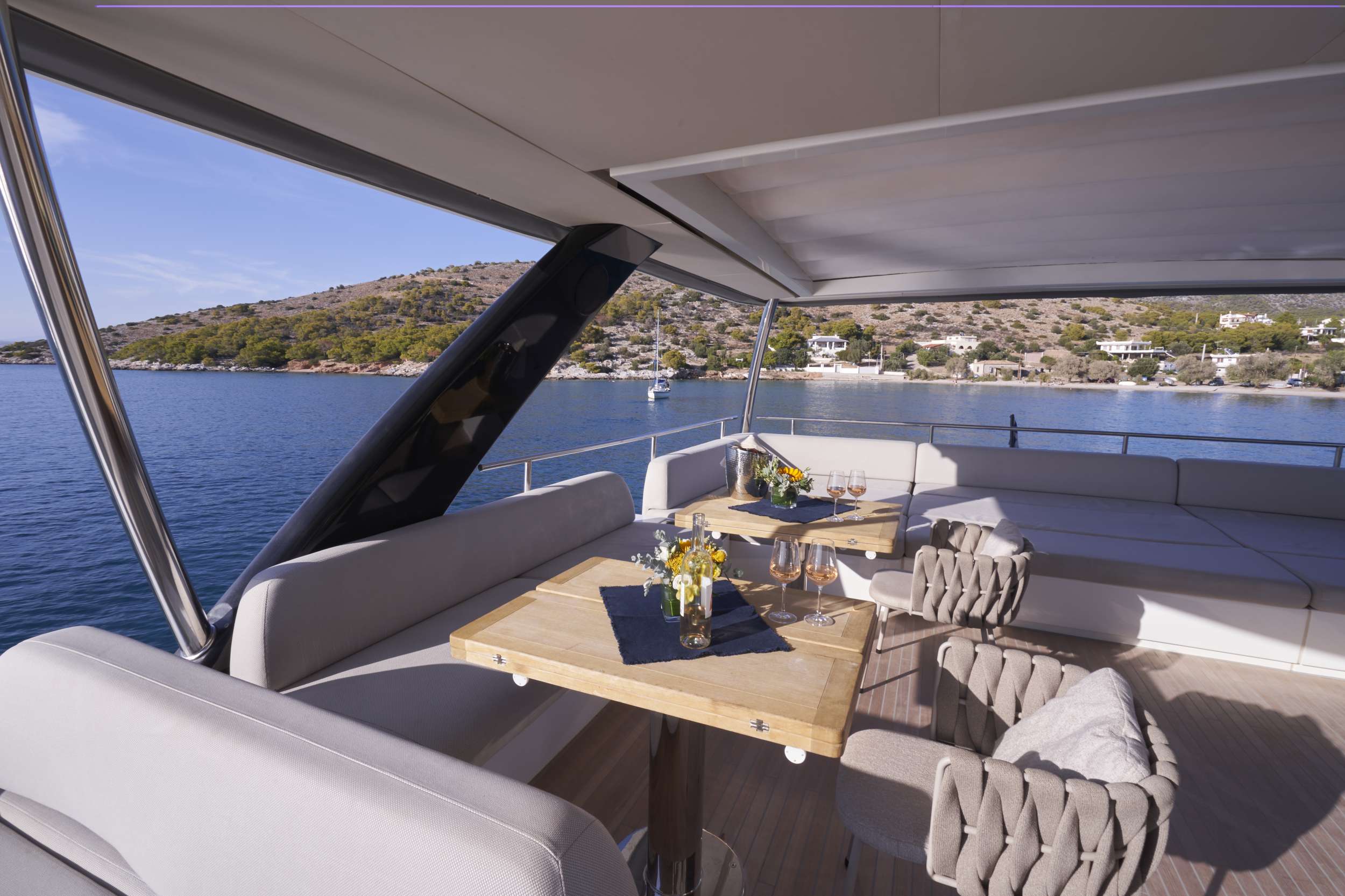 Photo #6 - Lagoon 78 power crewed (CRAZY HORSE) en Athènes - 55033