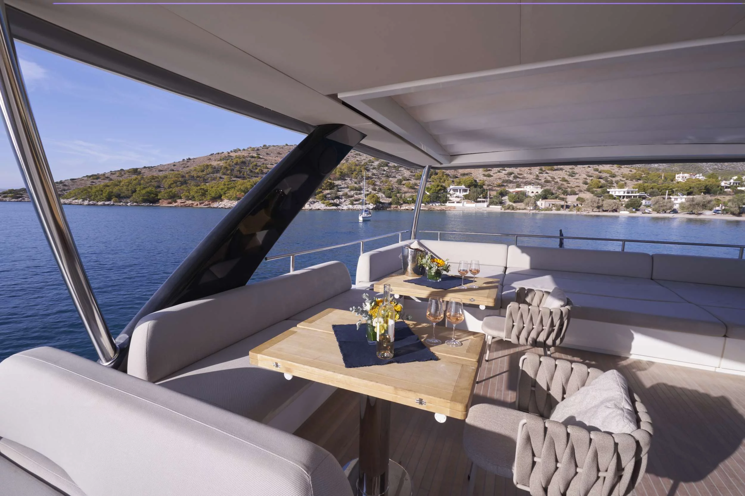 Lagoon 78 power crewed (CRAZY HORSE)  - 5