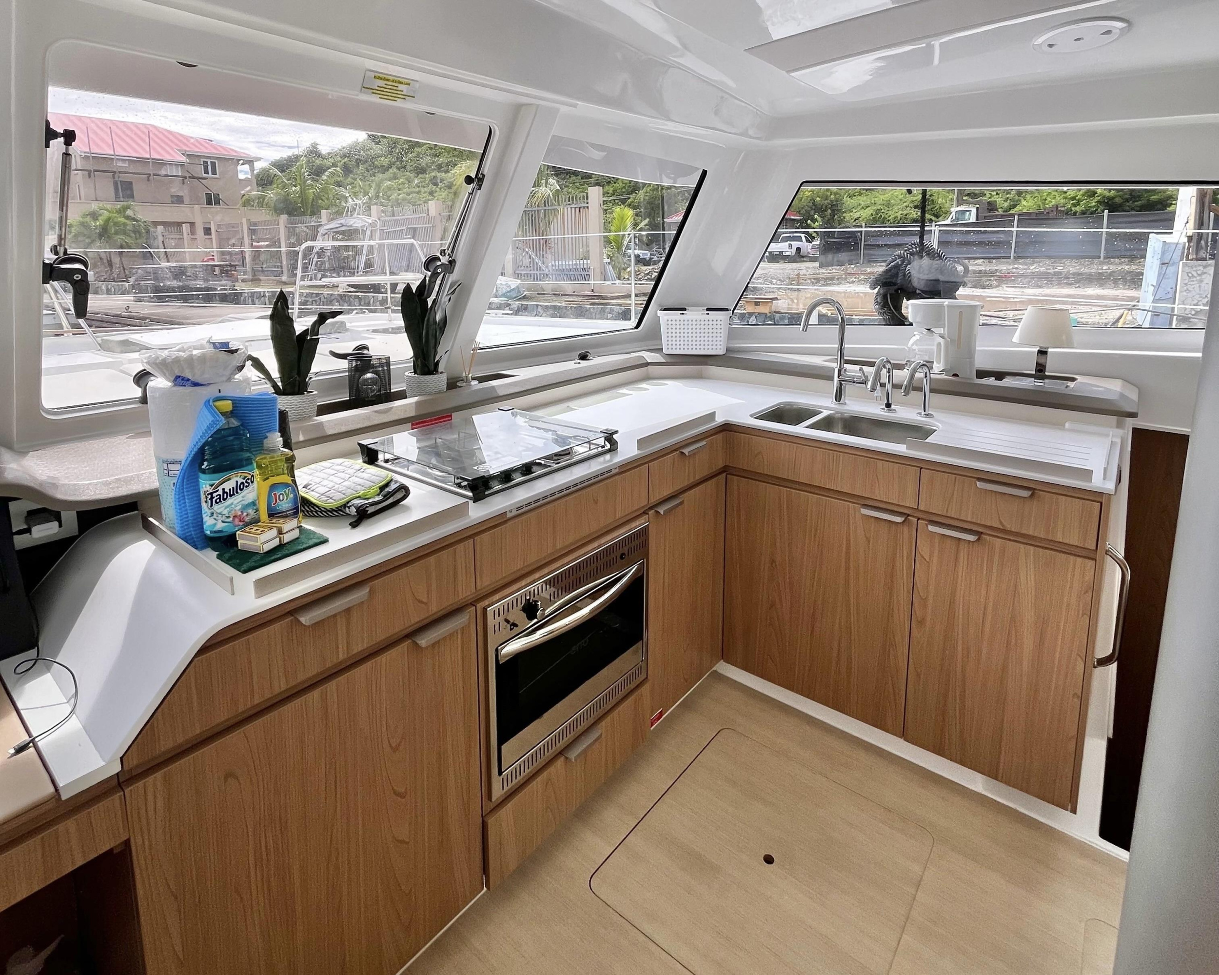 Photo #6 - Bali Catspace 40 (TropiCat) en Road Town - 55047