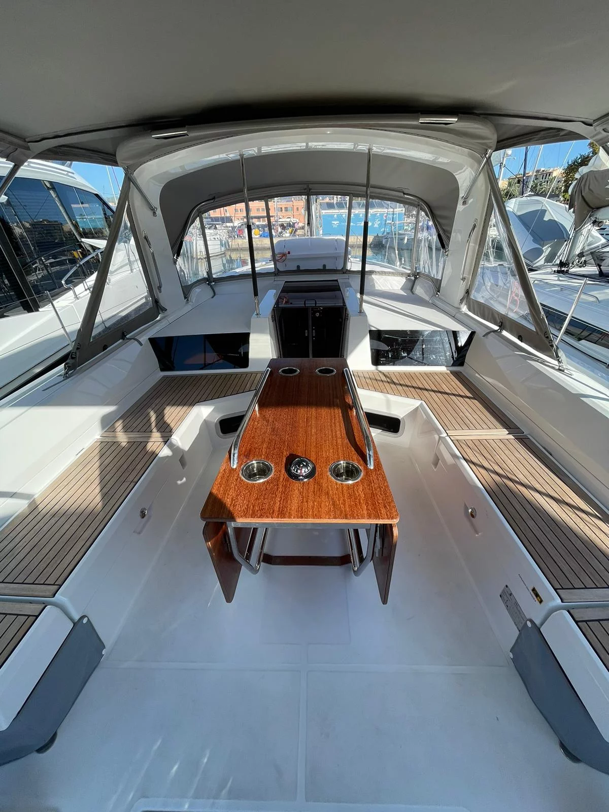 Oceanis 51.1 (Alboran Mary-Anne)  - 4