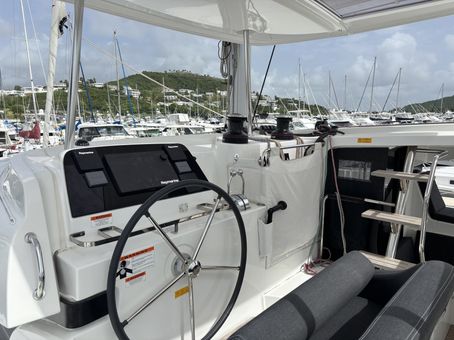 Photo #6 - Lagoon 42 (FINE GIRL) in Fajardo - 55195