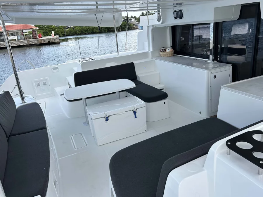Lagoon 46 (SUEÑOS)  - 2