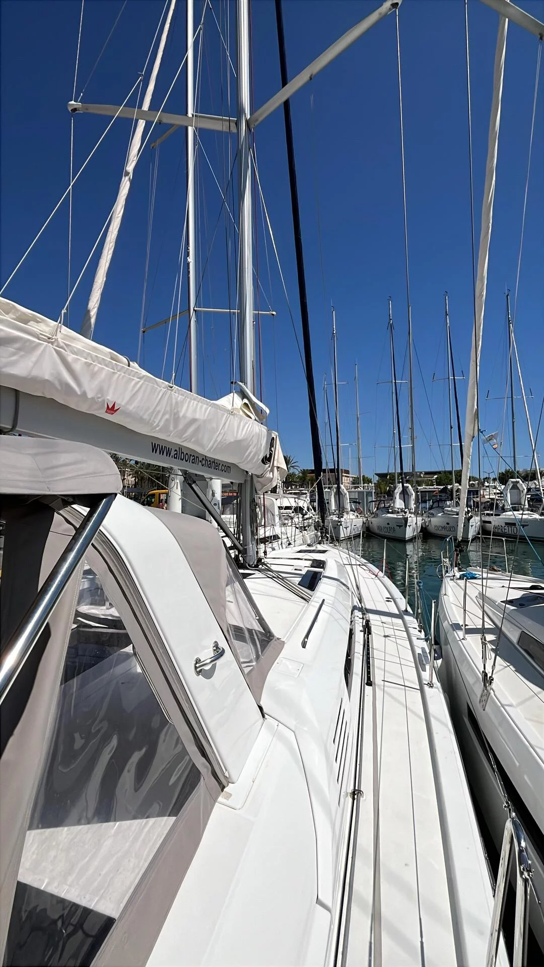 Oceanis 51.1 (Alboran Moscatel)  - 9