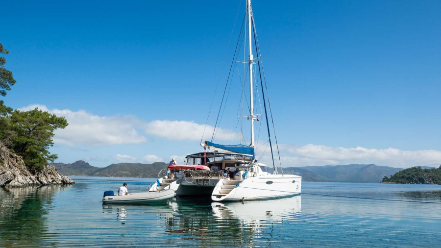 Photo #7 - Fountaine Pajot (ZORBA CAT) in Aegina - 55209