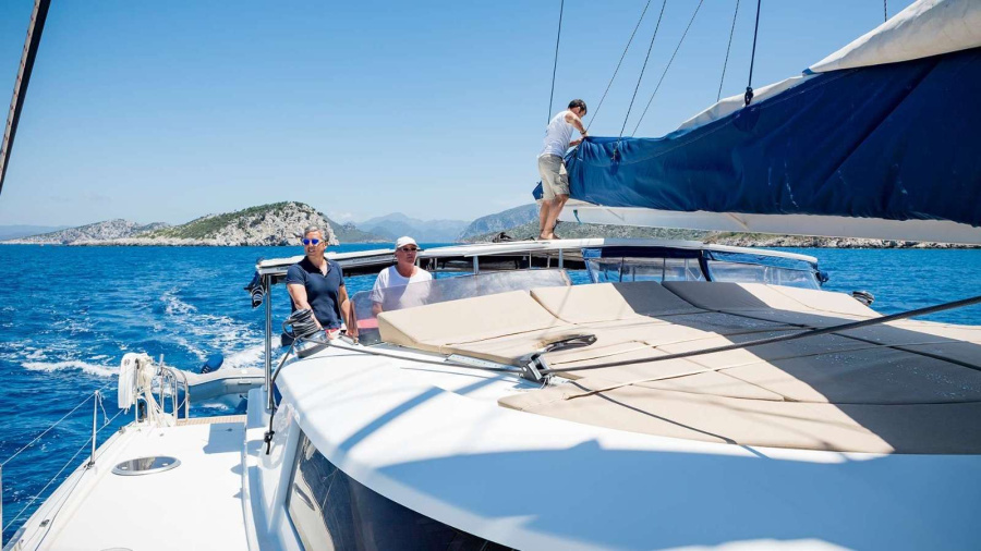 Photo #6 - Fountaine Pajot (ZORBA CAT) in Aegina - 55209
