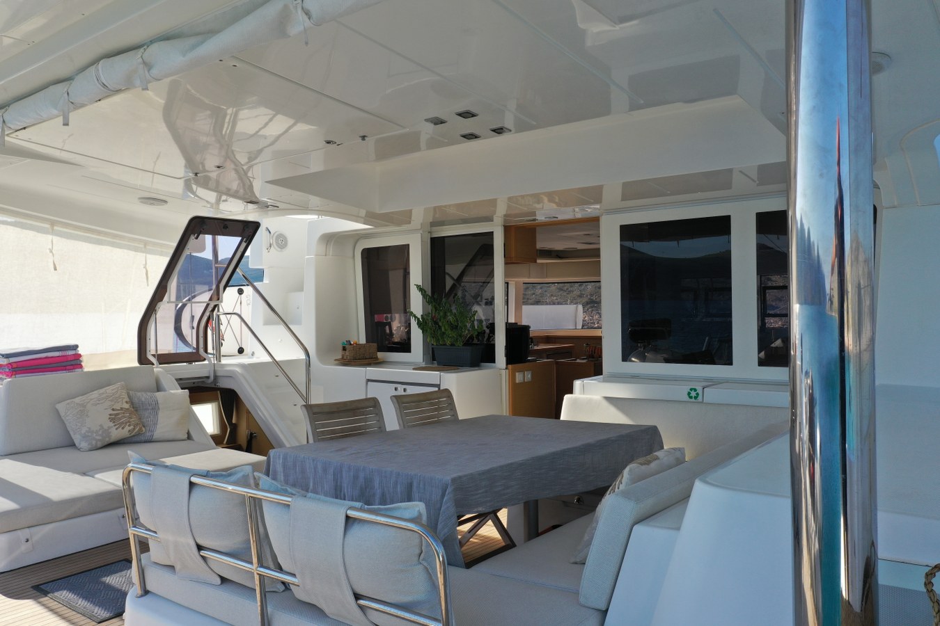 Photo #3 - Lagoon 52 F (Discovery) in Marina - 55210