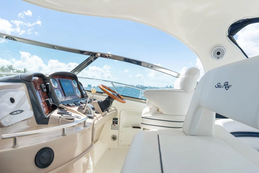 Sea Ray Sundancer 42 (Grand Admiral (With Captain))  - 1