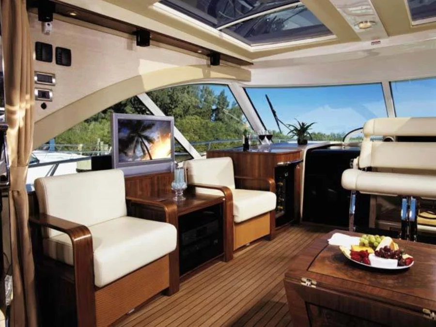 Sea Ray Sundancer 60 (Parr-T On (With Captain))  - 4