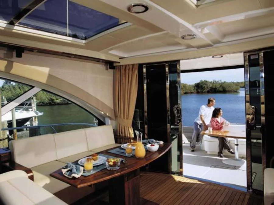 Sea Ray Sundancer 60 (Parr-T On (With Captain))  - 3