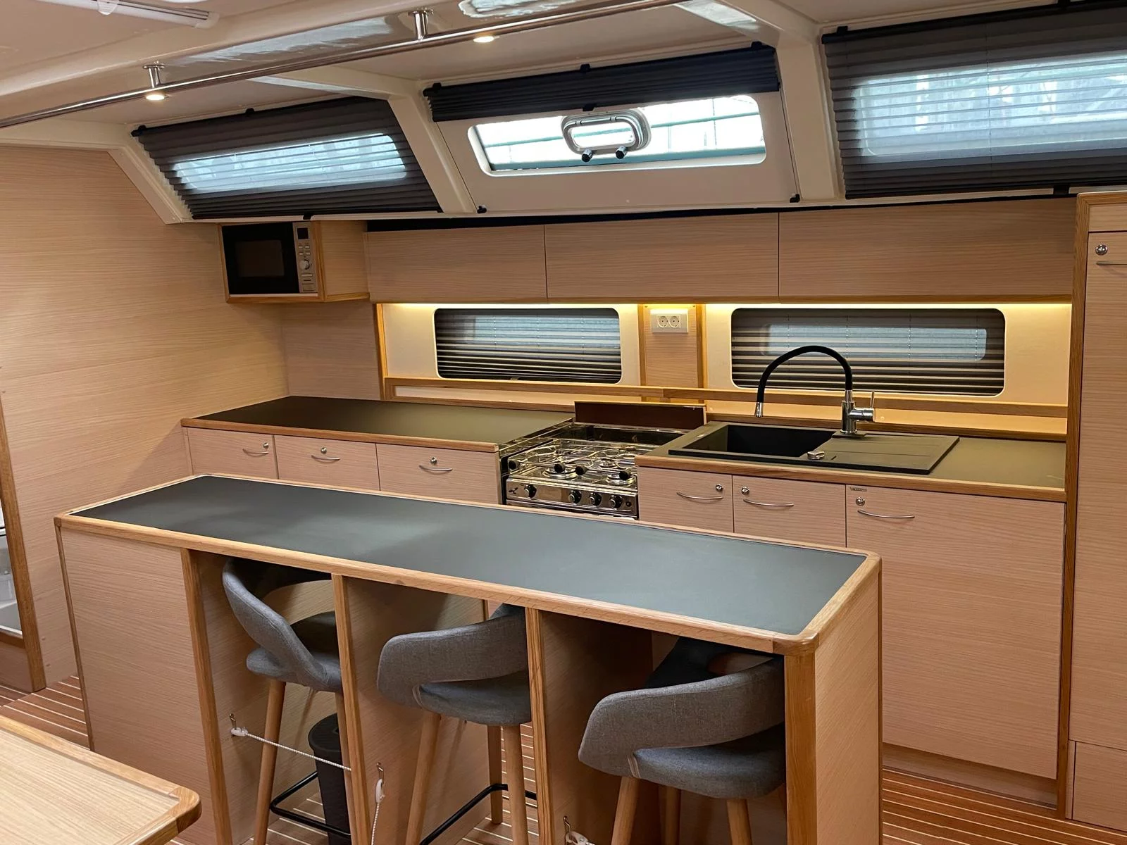 Kufner 54 (Six on the Sea)  - 16