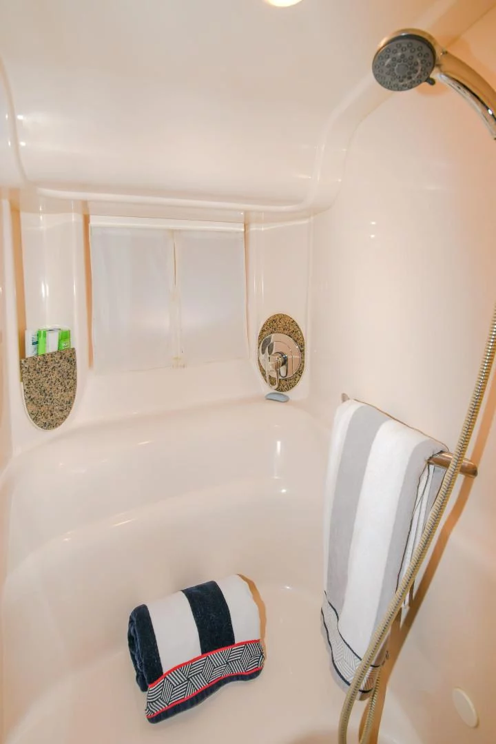 Sea Ray Sundancer 42 (Grand Admiral)  - 9