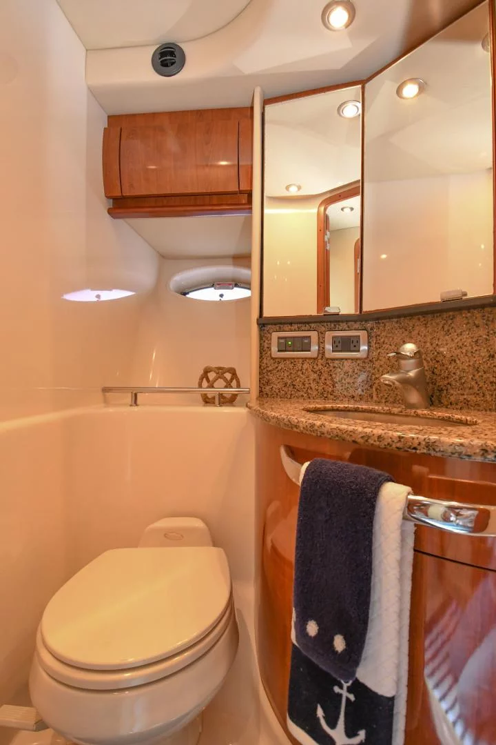 Sea Ray Sundancer 42 (Grand Admiral)  - 8