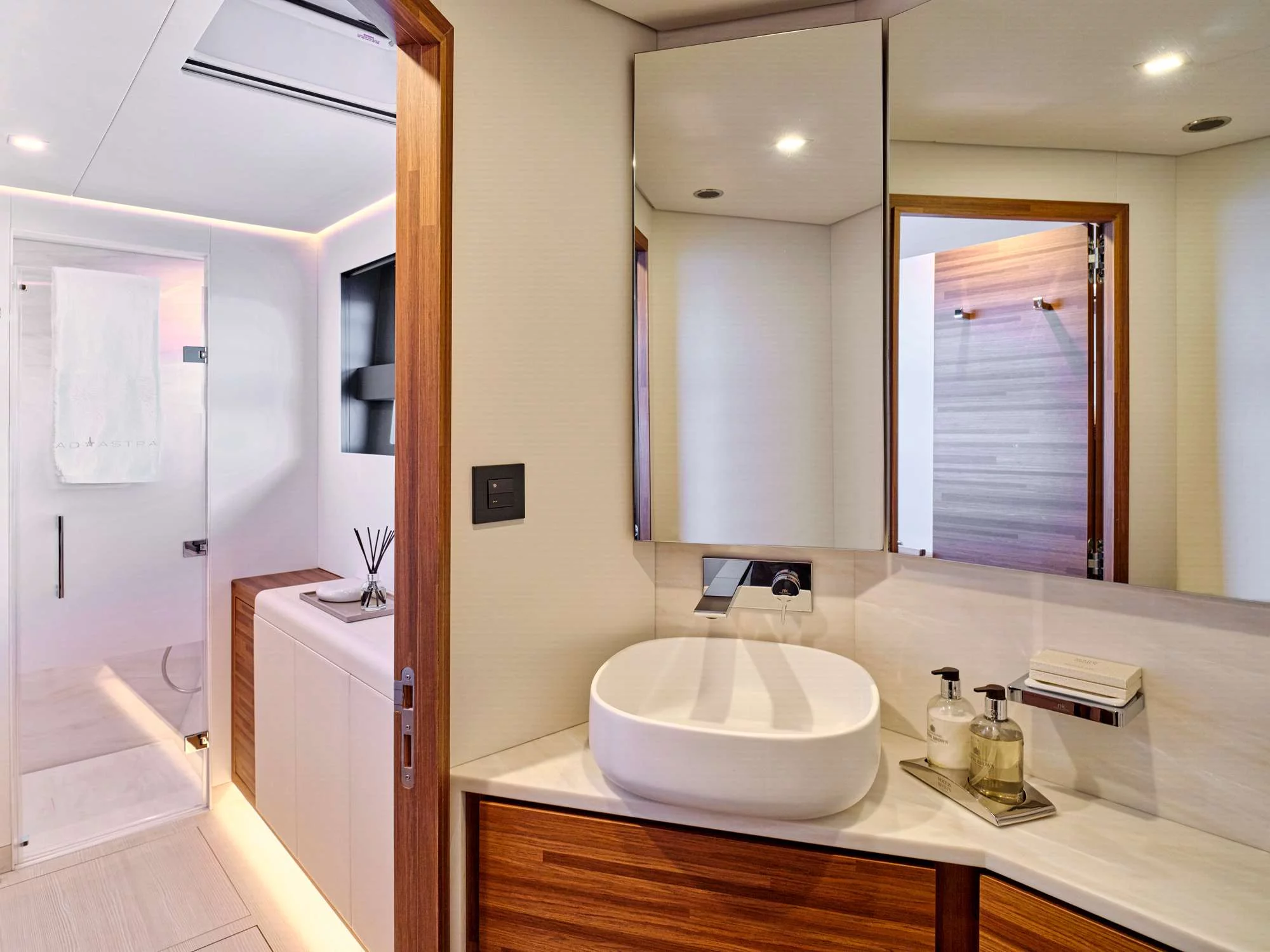 Fountaine Pajot 80 Power (CHRISTAL MIO 80)  - 3