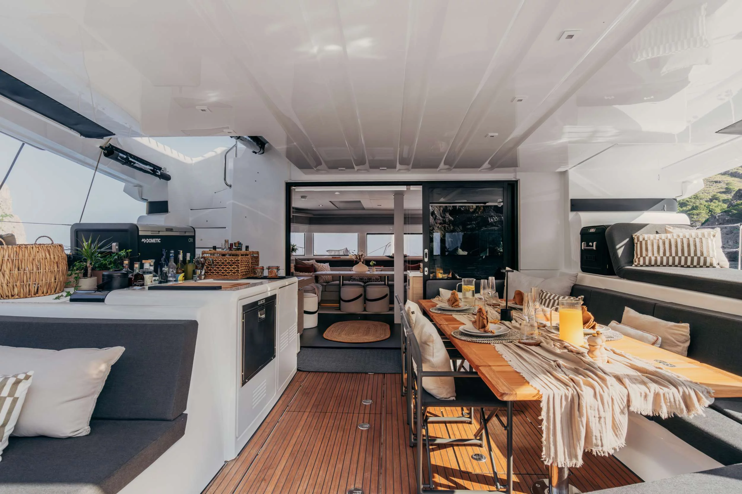 Lagoon 55 (ALMOSTA ROAD)  - 4