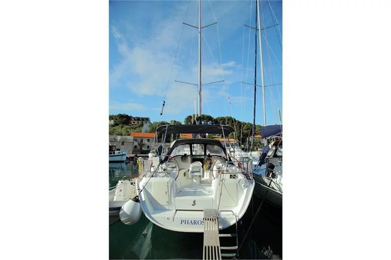 Beneteau Cyclades 39.3 (3Cab) (Pharos)  - 11