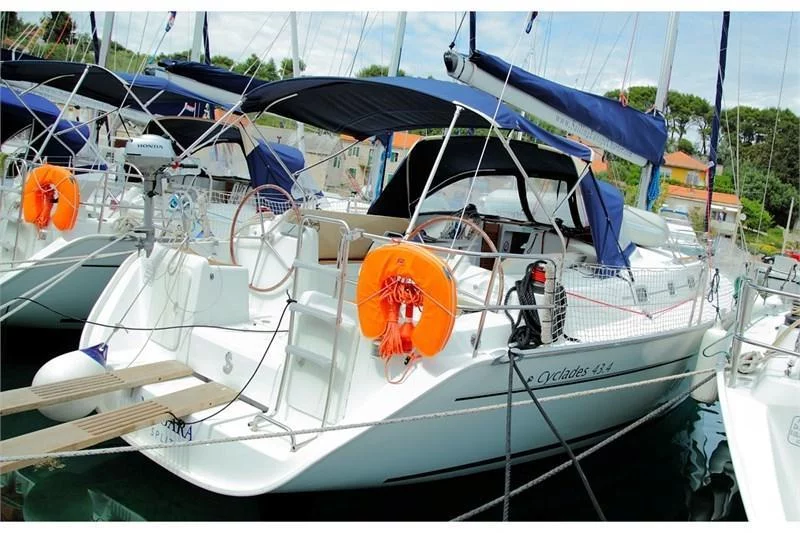 Beneteau Cyclades 43.4 (4Cab) (Himalaya)  - 11