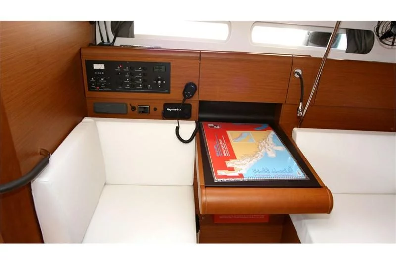 Sun Odyssey 419 (3Cab) (Happy Welcome)  - 8