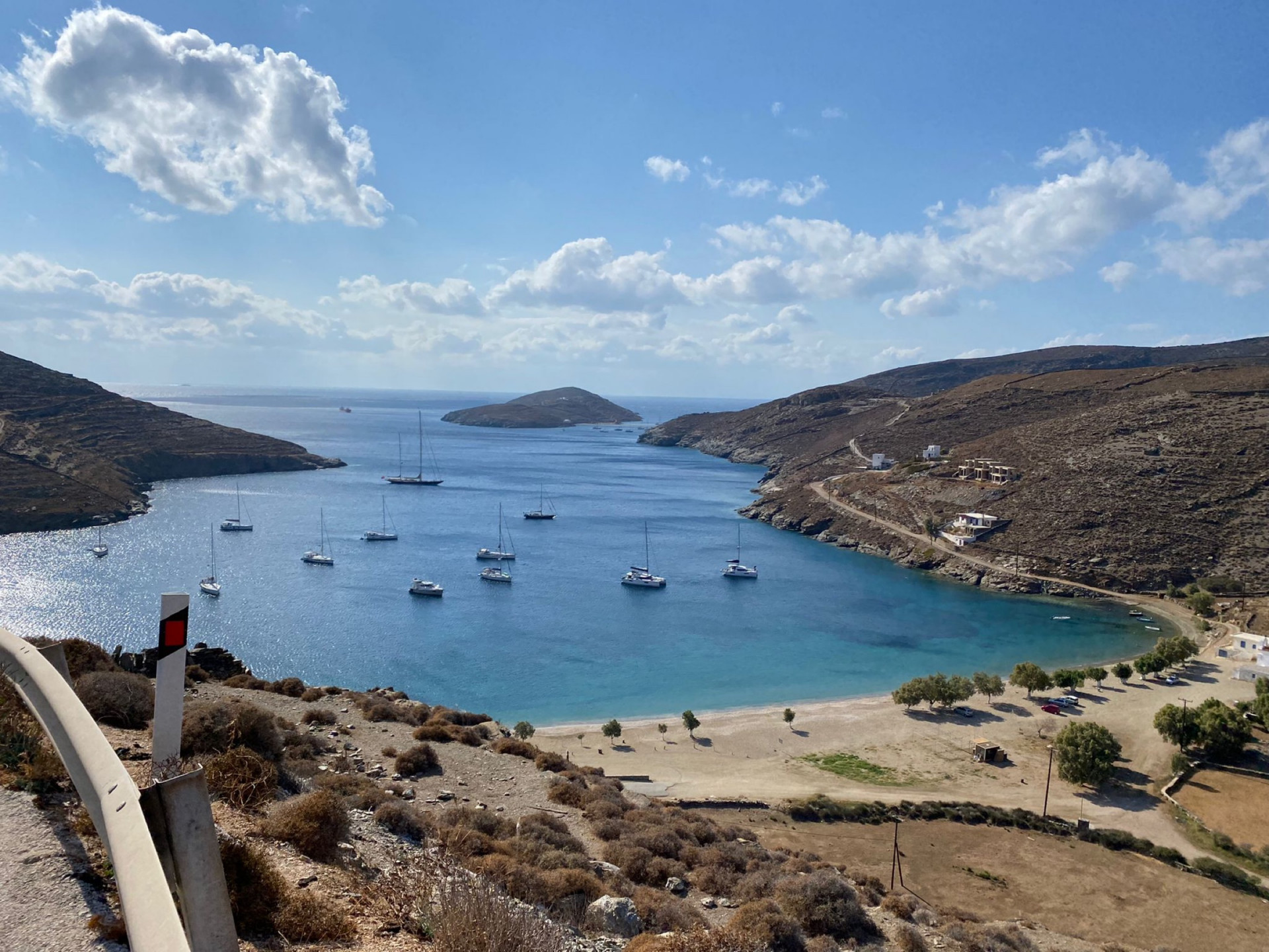 Apokrisi Bay