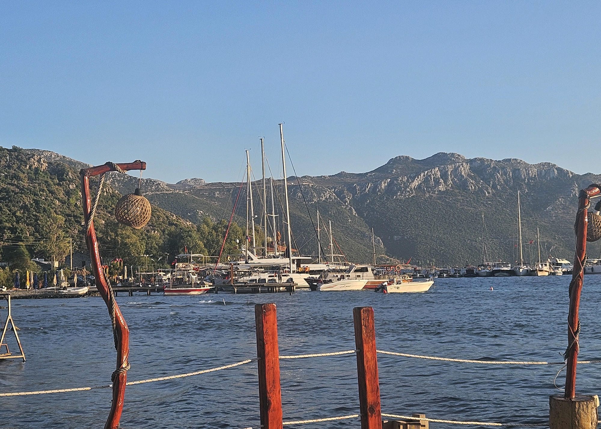 MedSea Yachts Keci Buku & Yacht Club