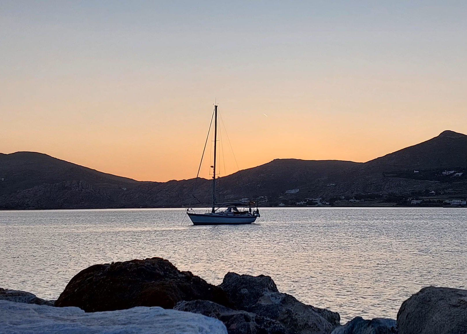 Naoussa/ Piperi Beach