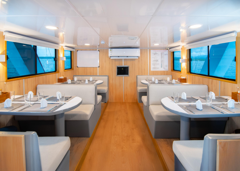 Motor Yatch