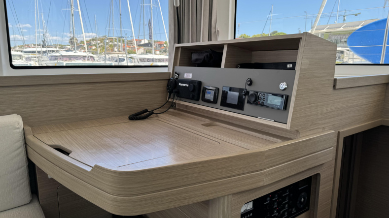 Lagoon 42 - 4 + 2 cab.